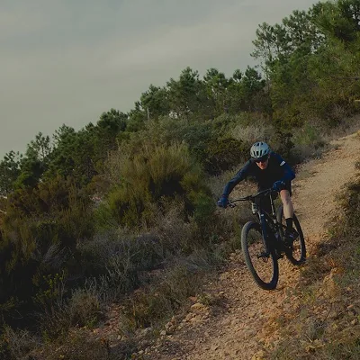 ELEMNT navigating mountain bike single track with MTB trail integration showing trail details
